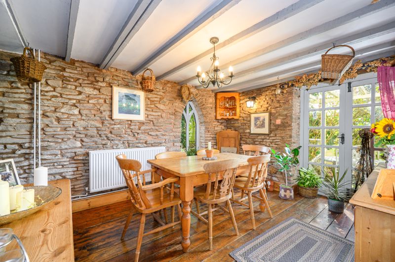 Dining Room- click for photo gallery